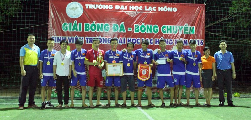 bế mạc giải bóng đá - bòng chuyền sinh viên LHU 2016