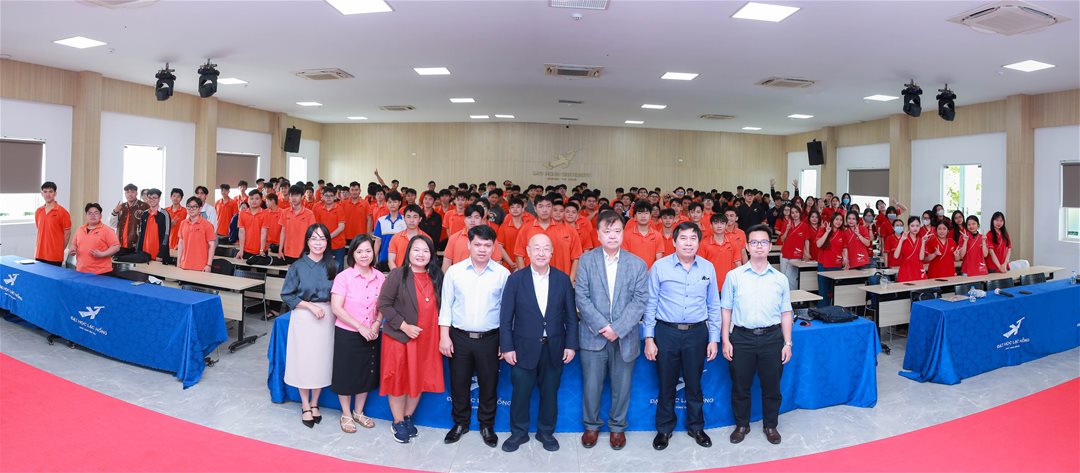 Kết nối doanh nghiệp quốc tế – nâng cao năng lực hội nhập cho sinh viên