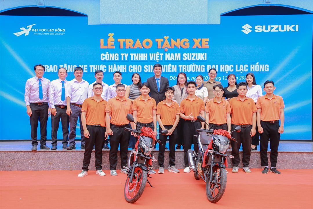 Sinh viên LHU nhận trang thiết bị thực hành trị giá 100 triệu từ Suzuki